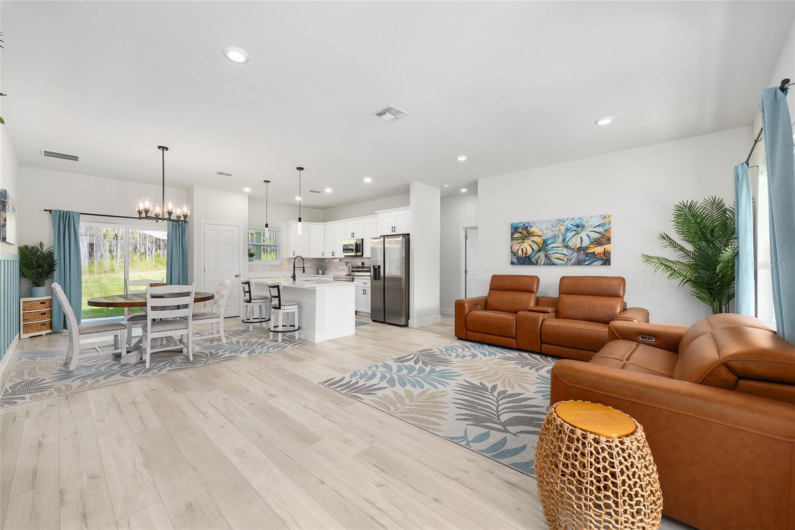 Image 11 of 49 For 9136 Paradisea Drive