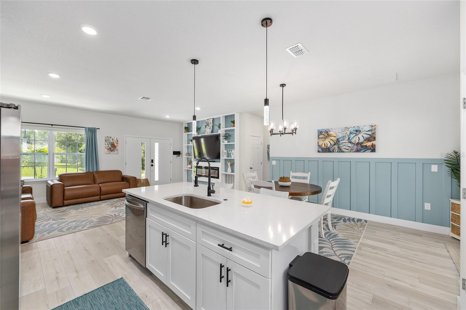 Image 15 of 49 For 9136 Paradisea Drive