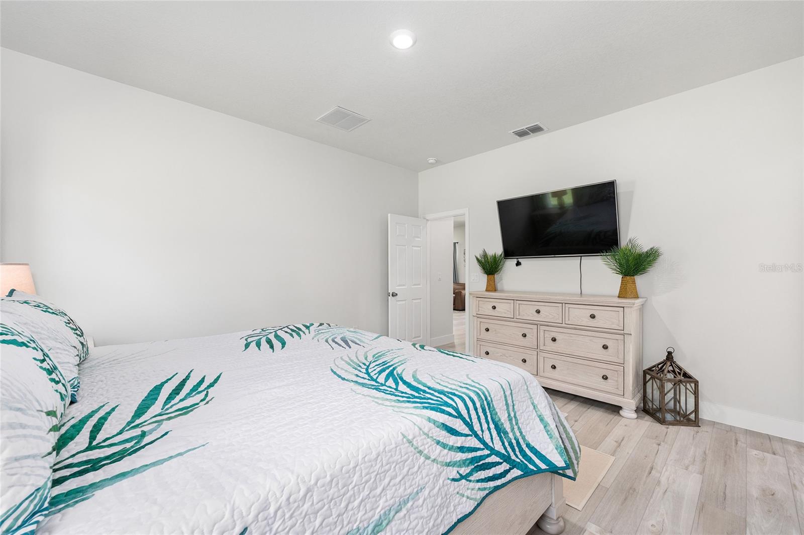 Image 22 of 49 For 9136 Paradisea Drive