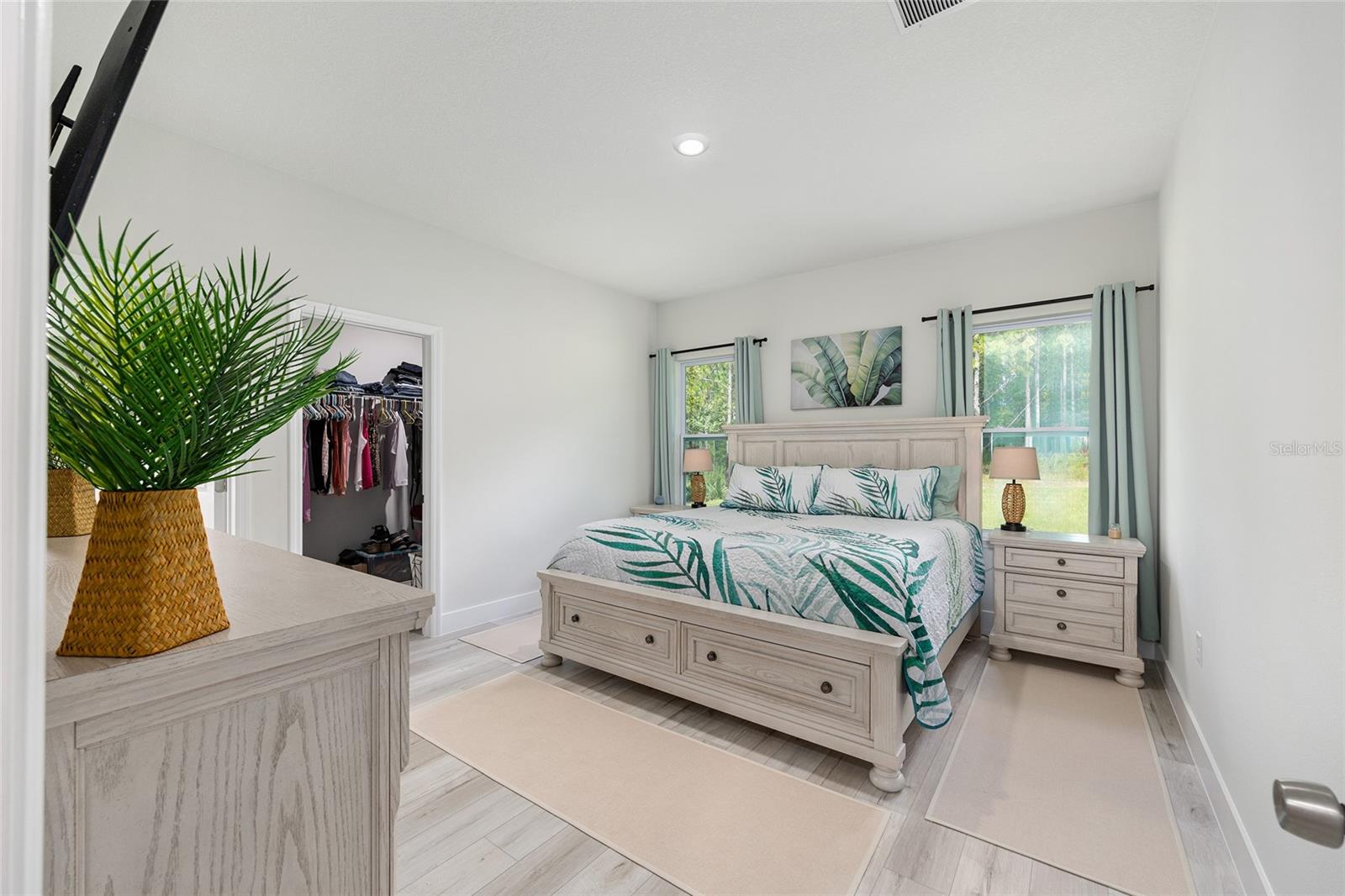 Image 23 of 49 For 9136 Paradisea Drive