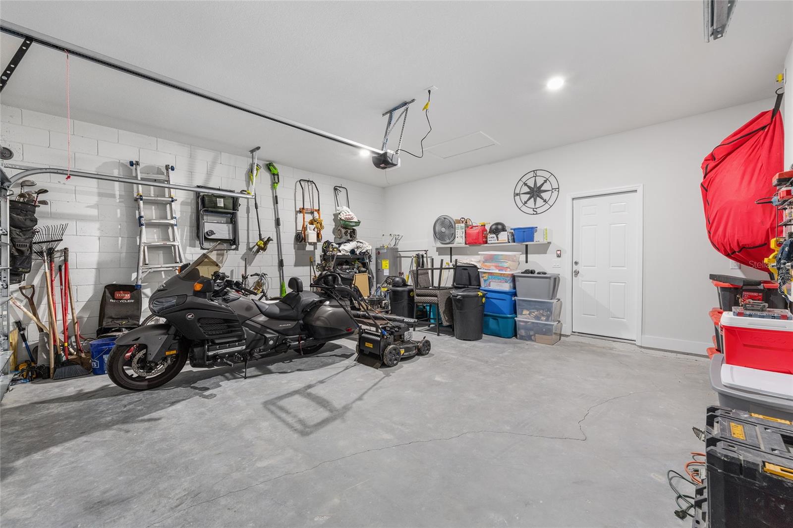 Image 33 of 49 For 9136 Paradisea Drive