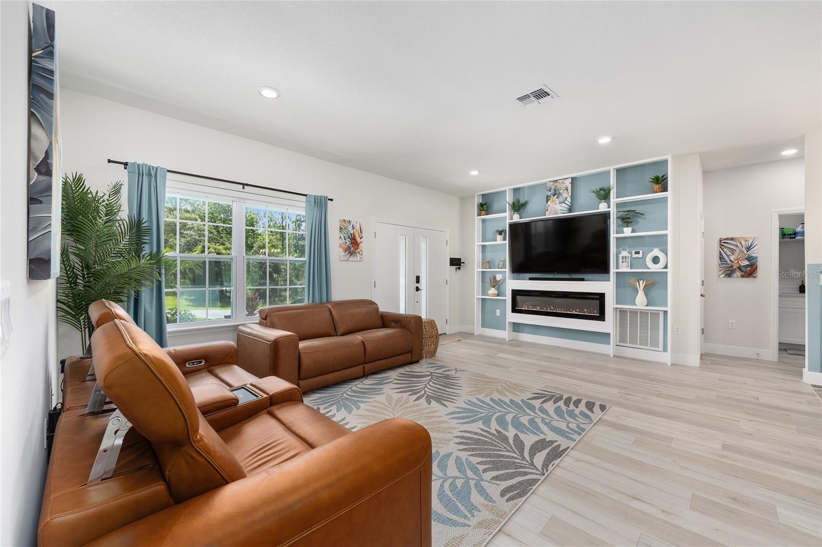 Image 9 of 49 For 9136 Paradisea Drive