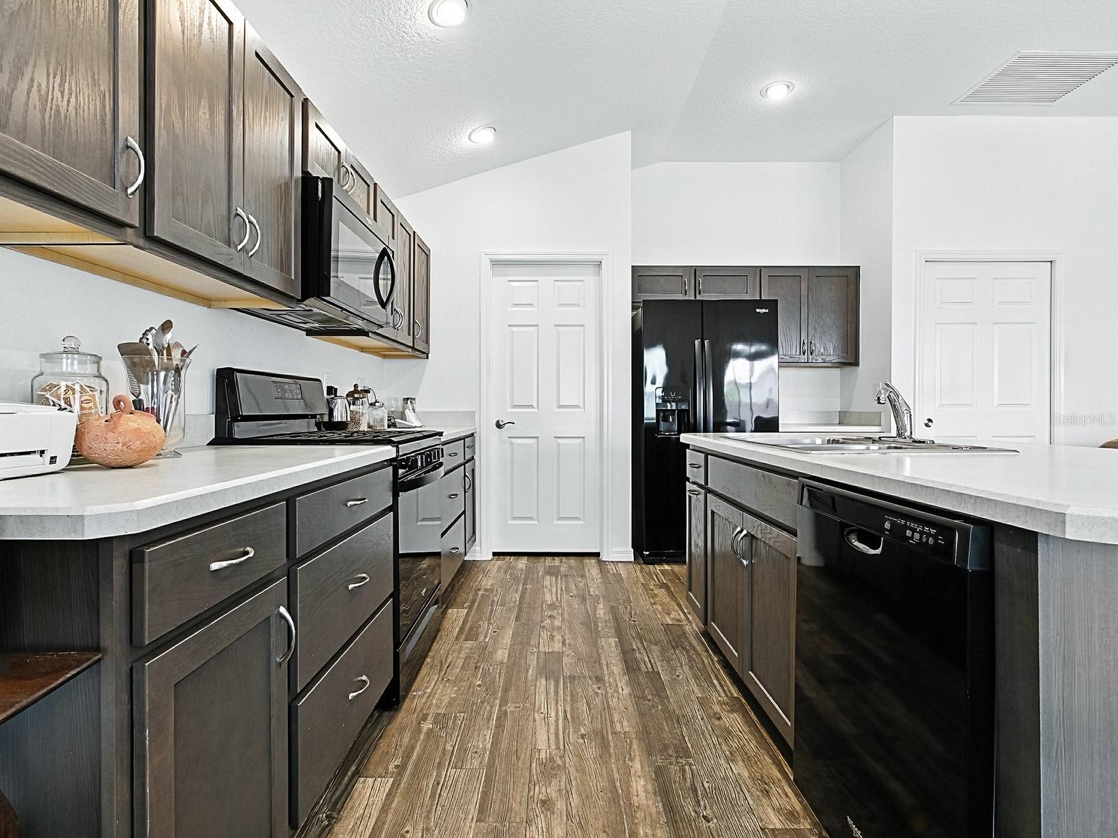 Image 16 of 37 For 2061 Biller Circle