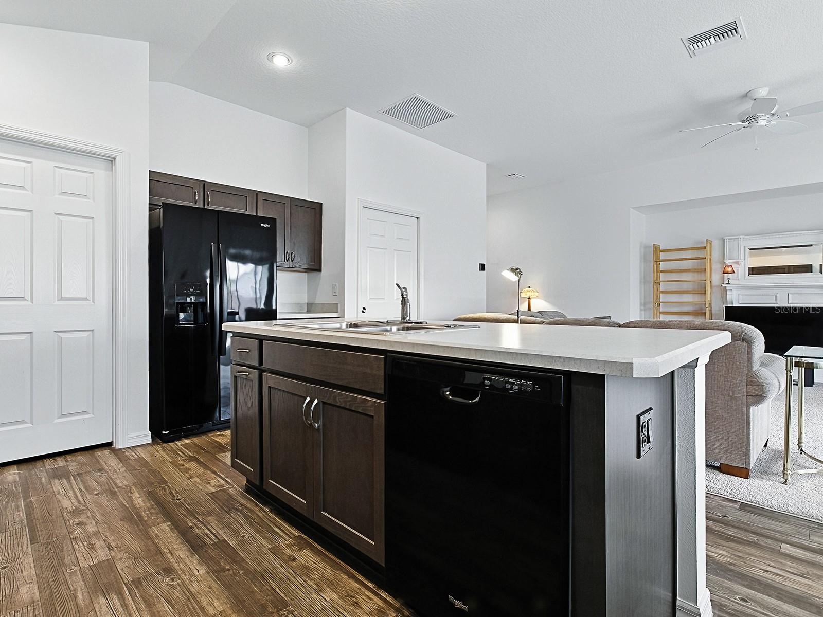 Image 18 of 37 For 2061 Biller Circle
