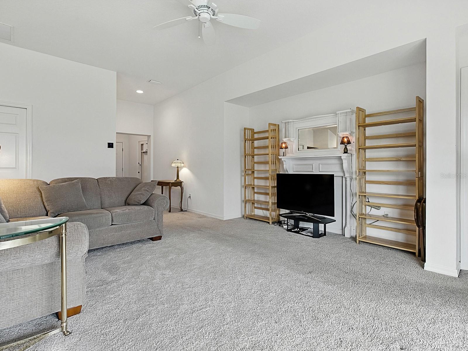 Image 6 of 37 For 2061 Biller Circle
