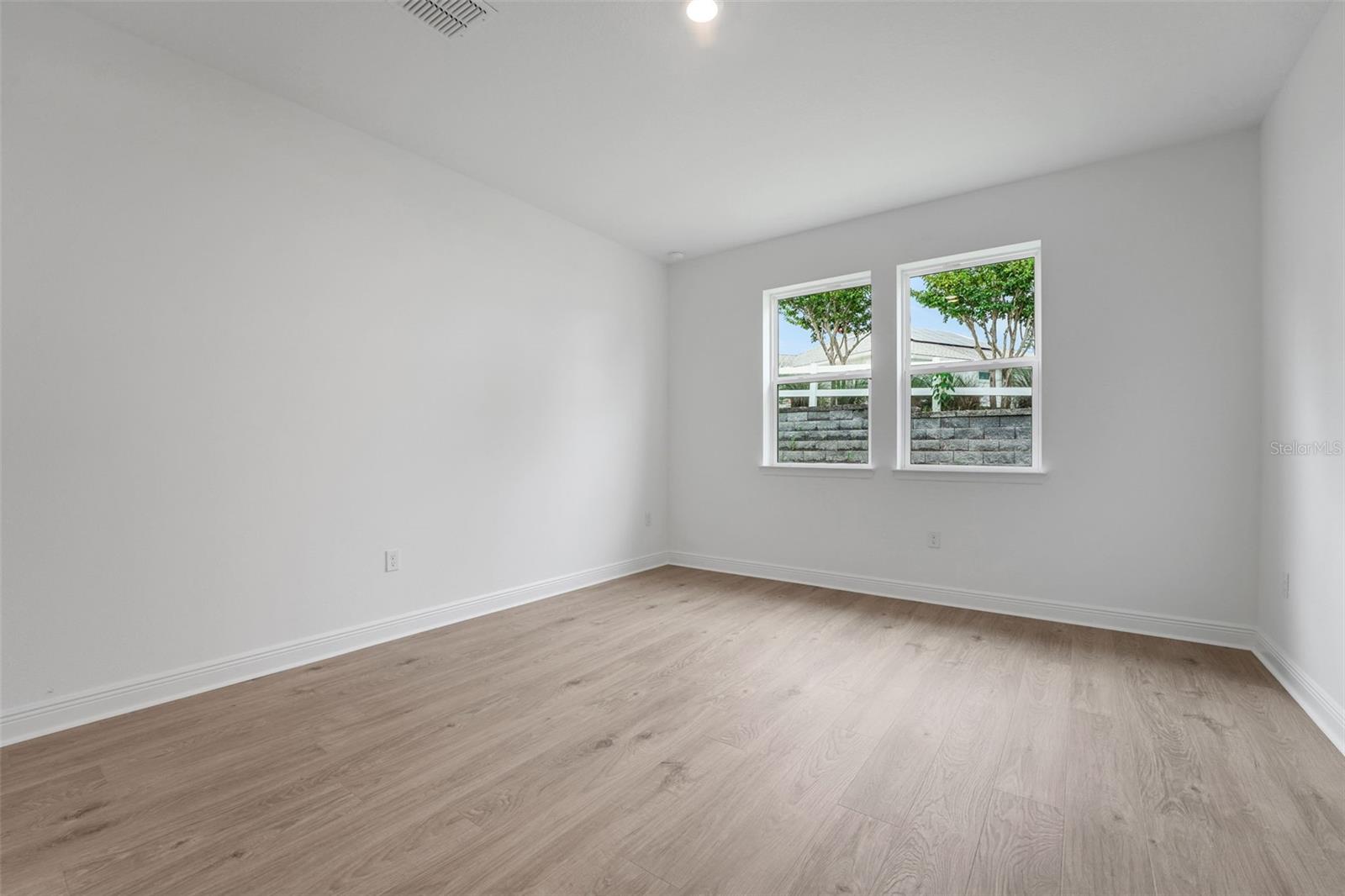 Image 22 of 58 For 991 Fiesta Key Circle