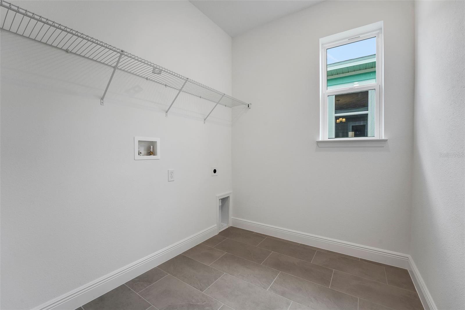 Image 23 of 58 For 991 Fiesta Key Circle