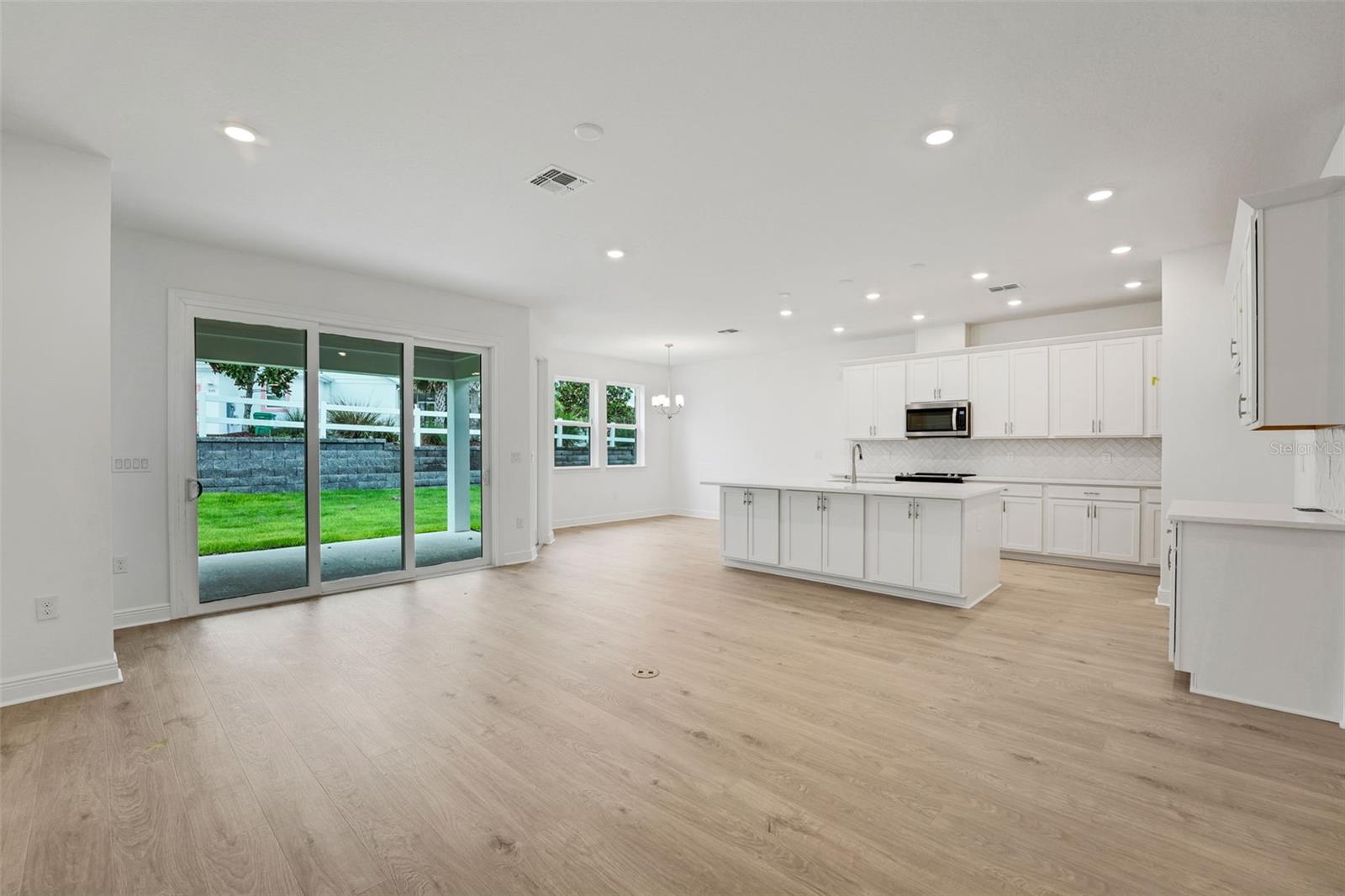 Image 9 of 21 For 991 Fiesta Key Circle