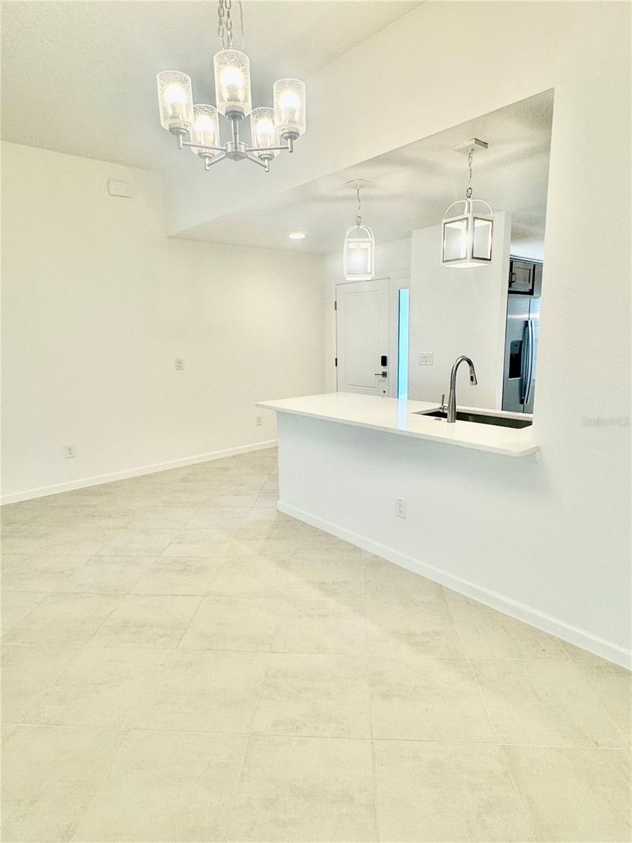 Image 7 of 29 For 1392 Kenneth Street