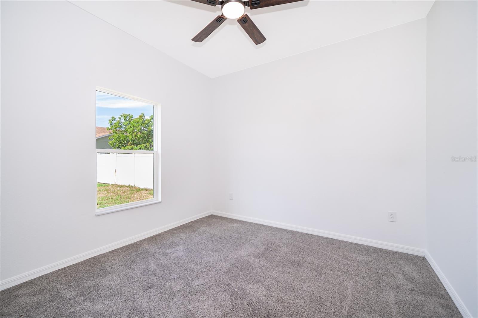 Image 20 of 23 For 39 Catalina Court