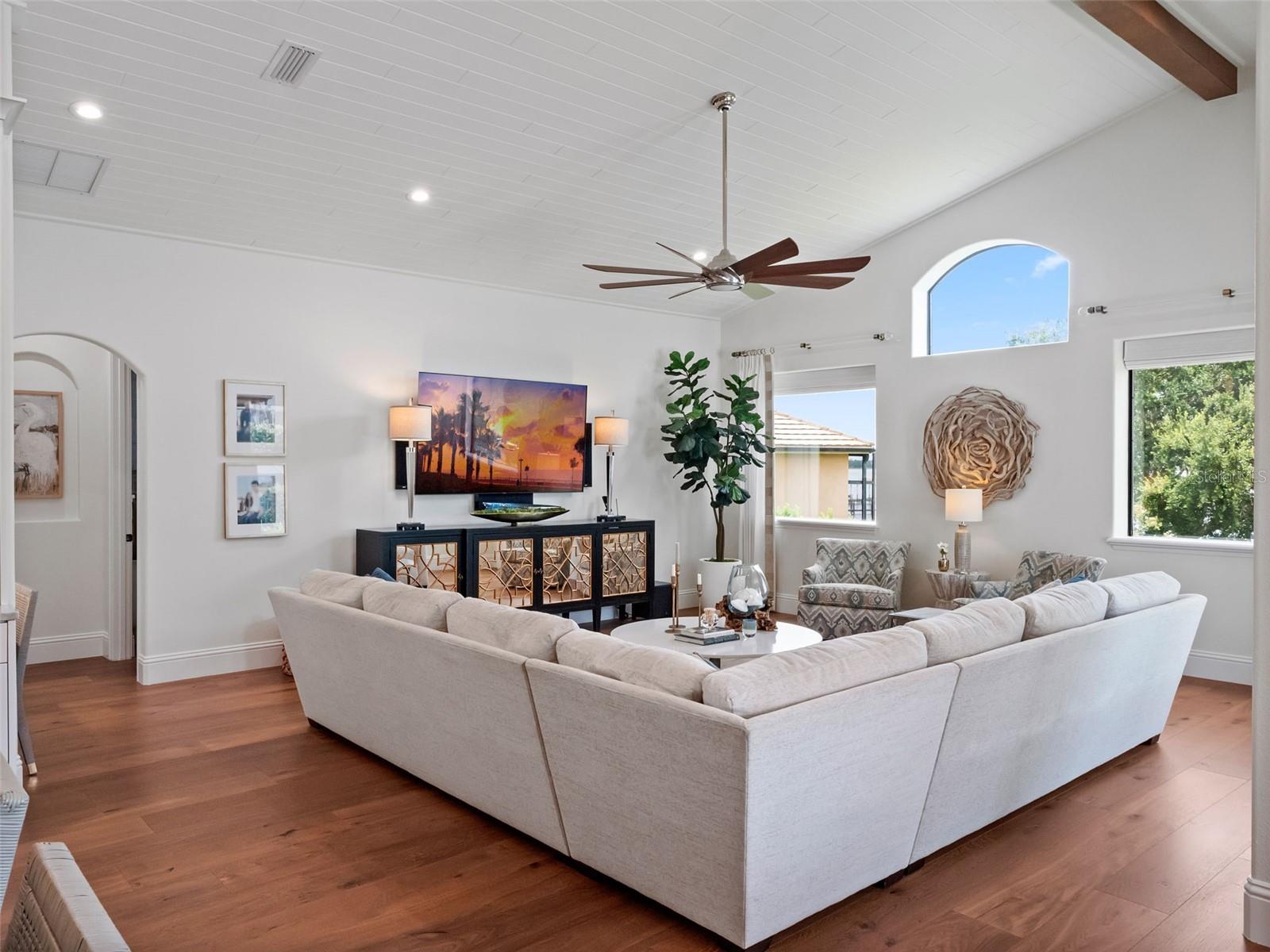Image 33 of 99 For 530 Largovista Drive