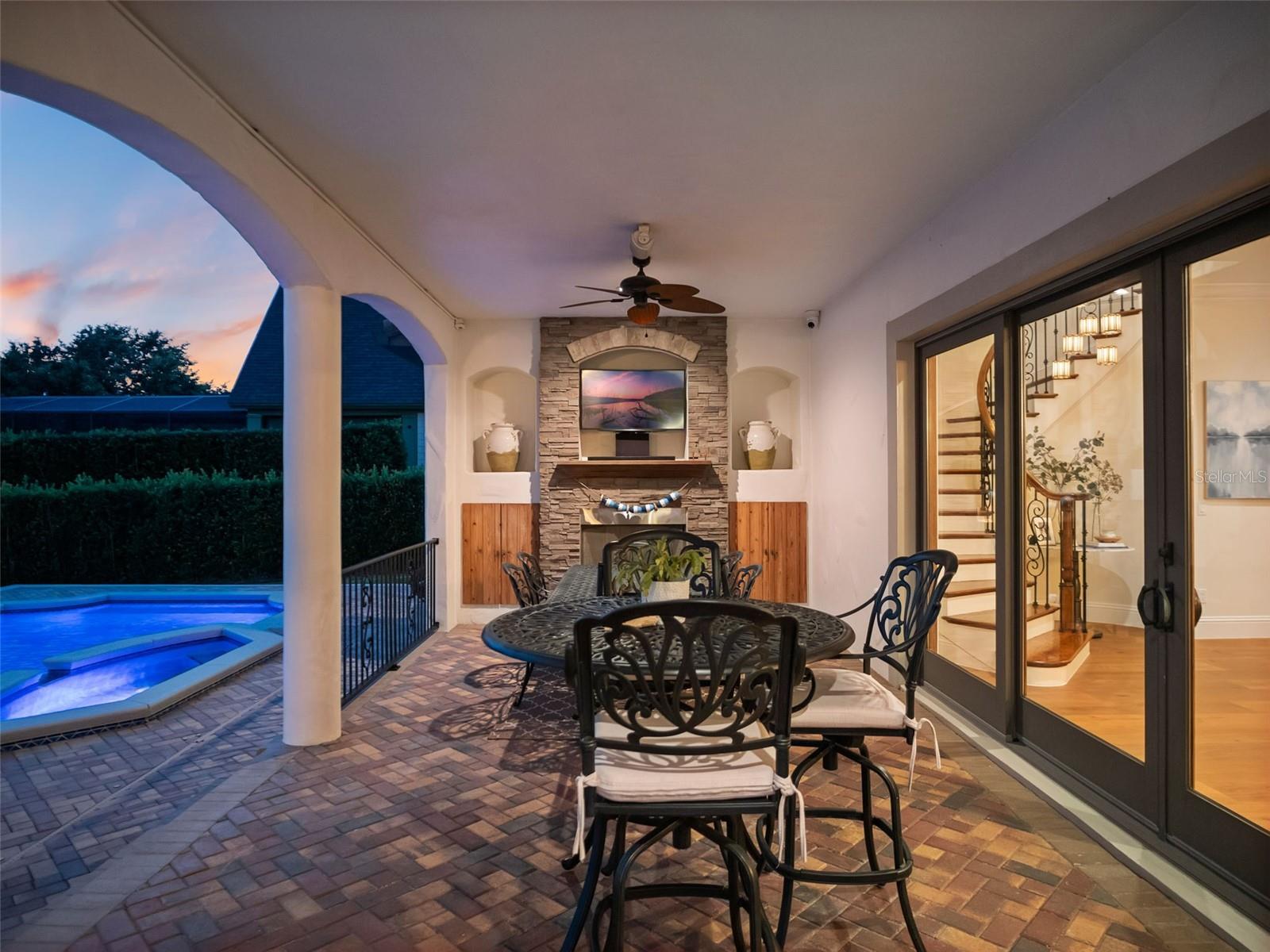 Image 72 of 99 For 530 Largovista Drive