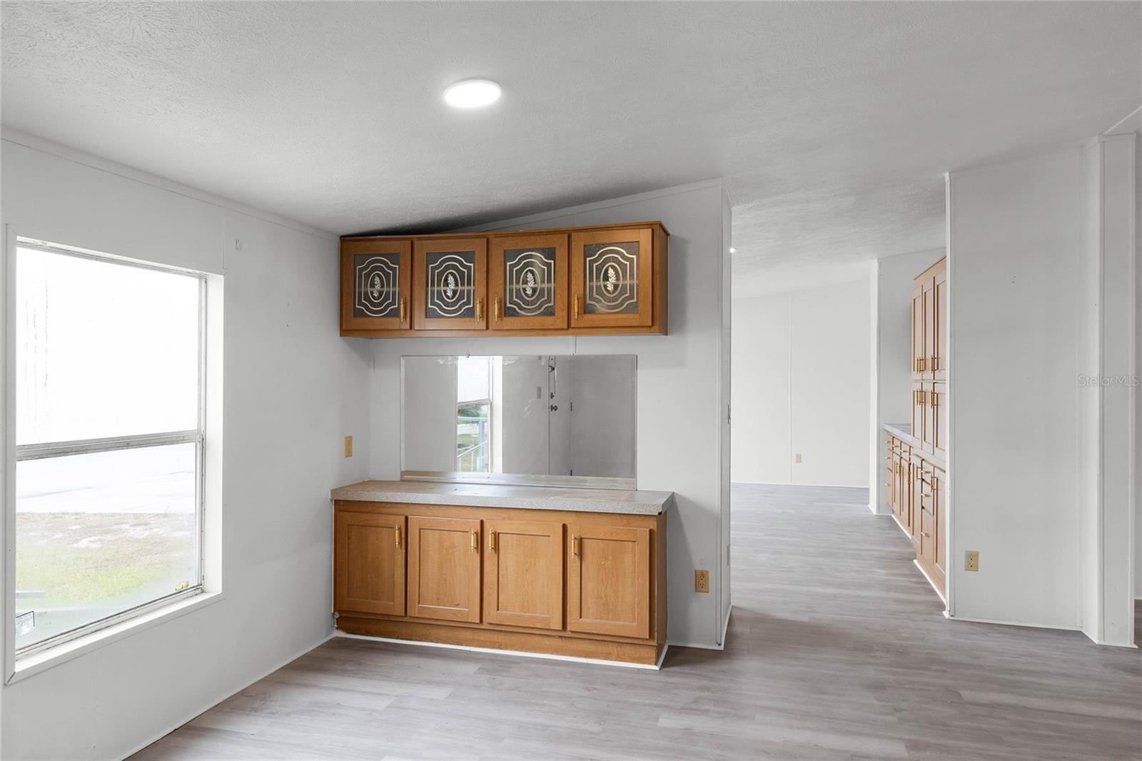 Image 11 of 19 For 571 Lindsey Drive