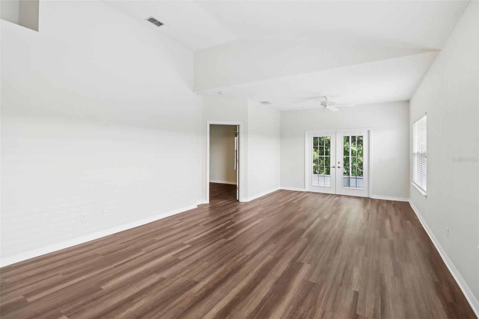 Image 12 of 39 For 9051 Saint Andrews Way