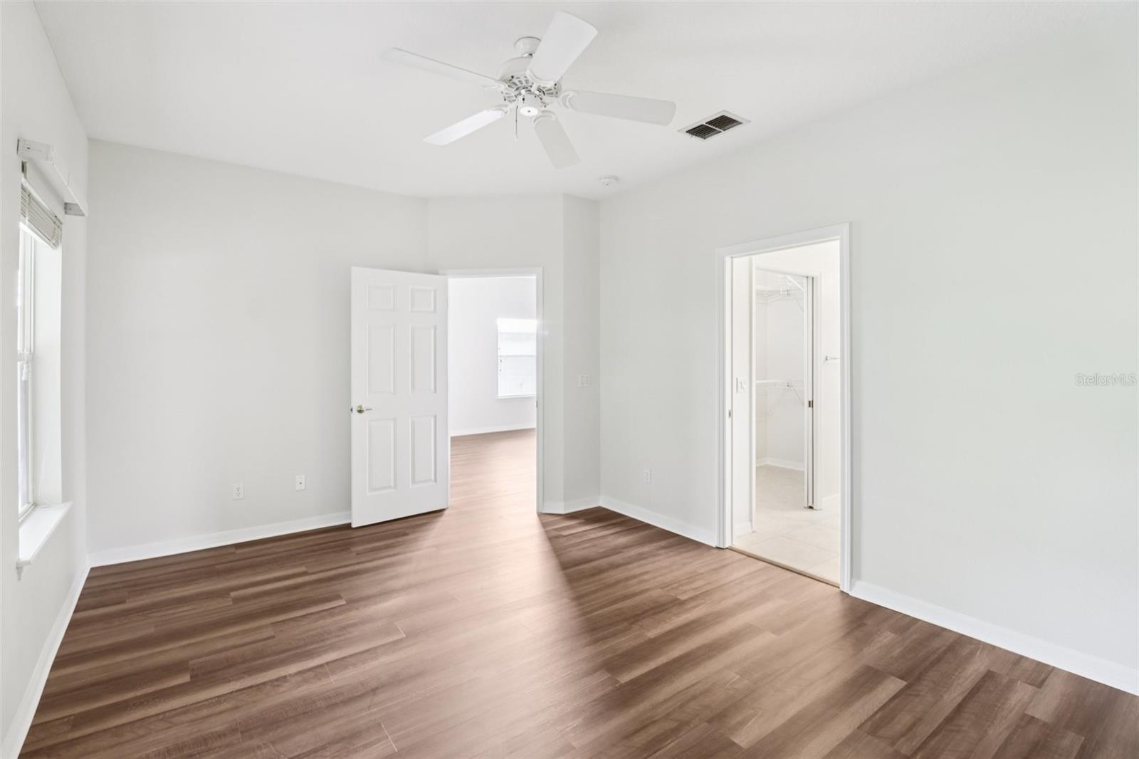 Image 14 of 39 For 9051 Saint Andrews Way