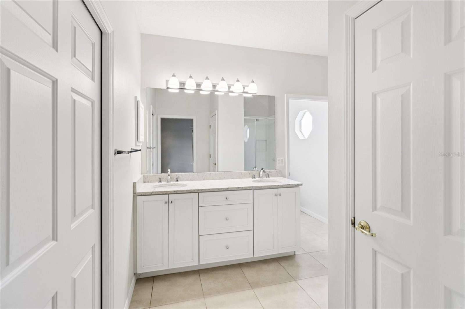 Image 16 of 39 For 9051 Saint Andrews Way