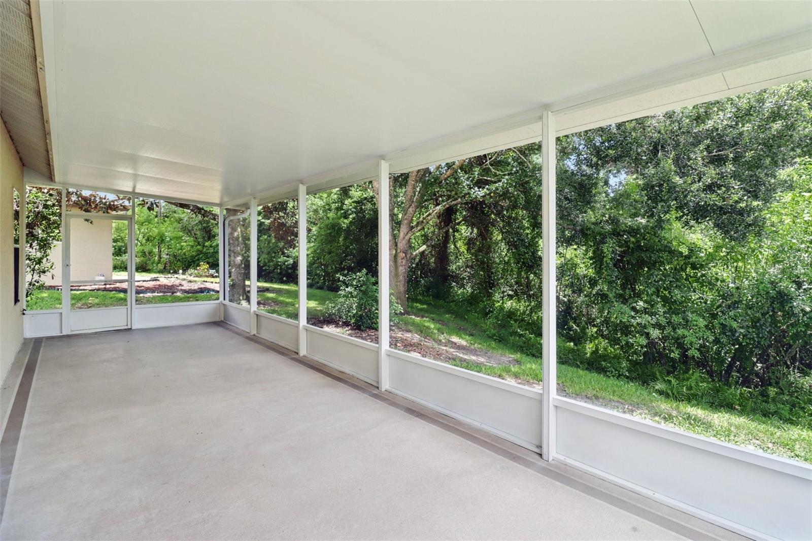 Image 21 of 39 For 9051 Saint Andrews Way
