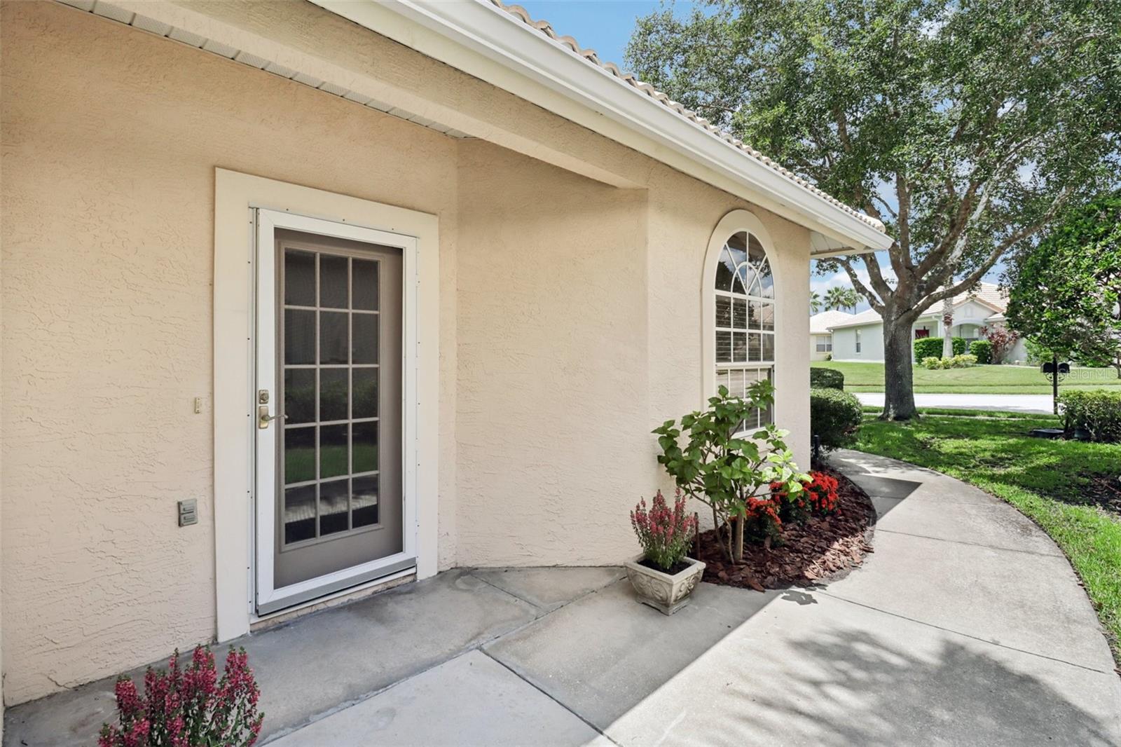 Image 3 of 39 For 9051 Saint Andrews Way