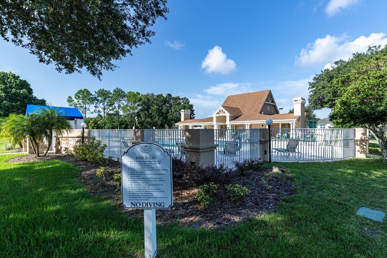 Image 32 of 39 For 9051 Saint Andrews Way