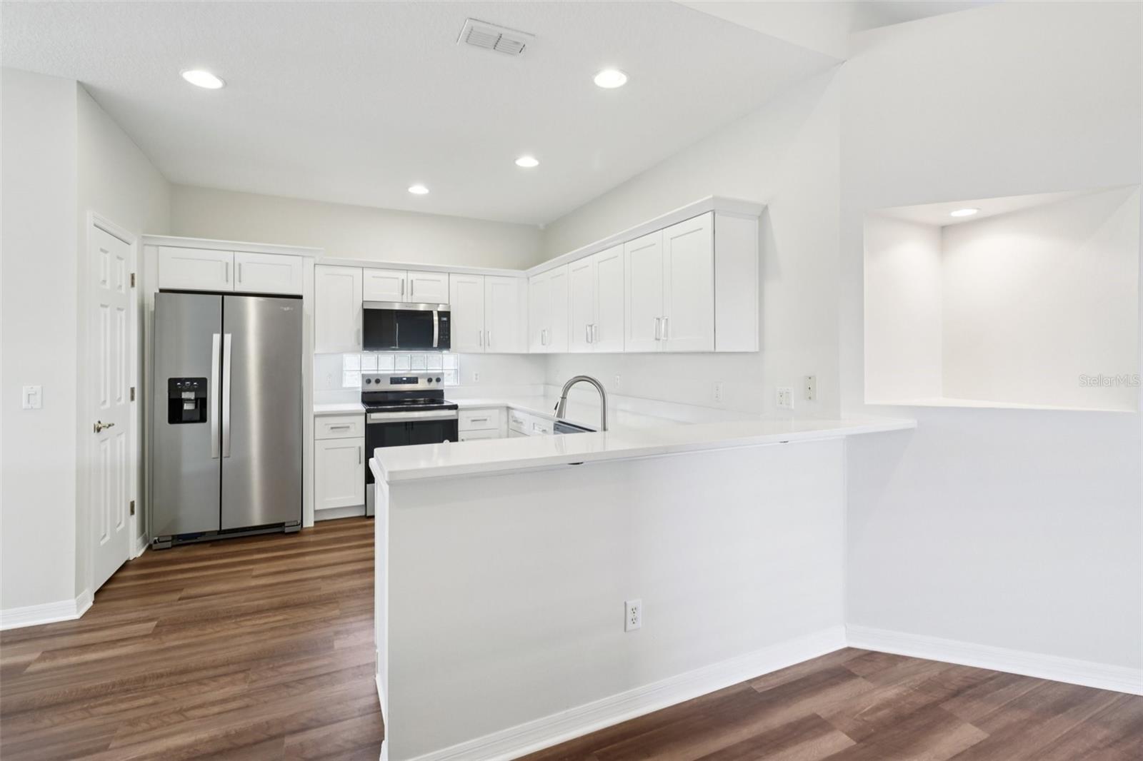Image 8 of 39 For 9051 Saint Andrews Way