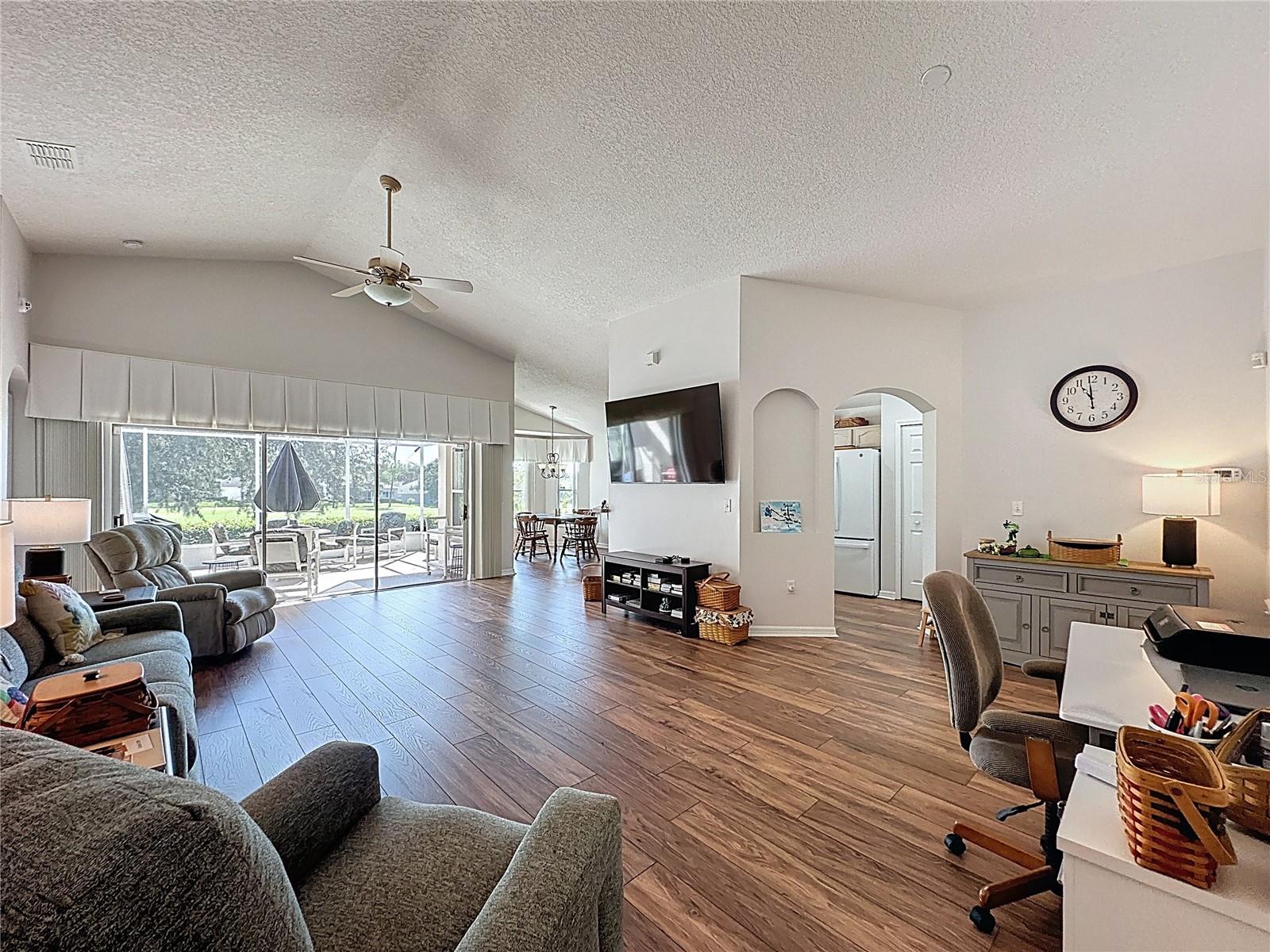 Image 13 of 76 For 2292 Edmonton Court