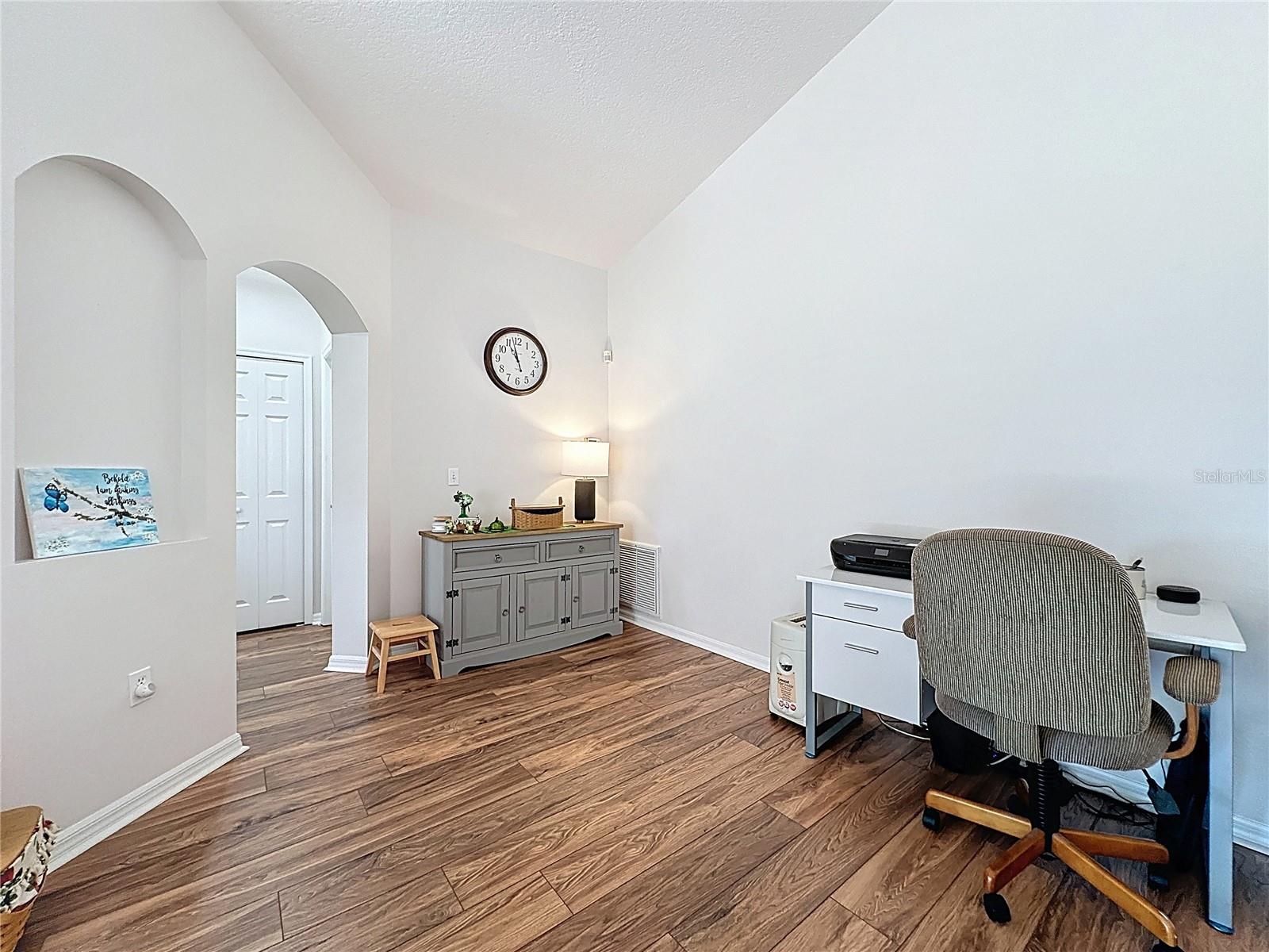 Image 15 of 76 For 2292 Edmonton Court