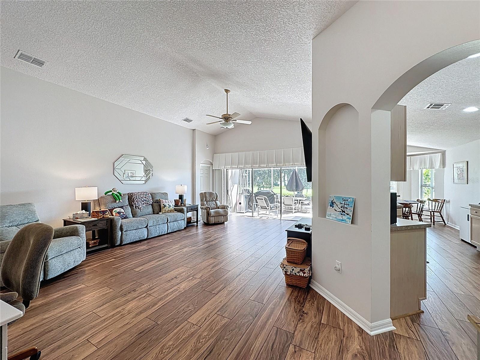 Image 16 of 76 For 2292 Edmonton Court