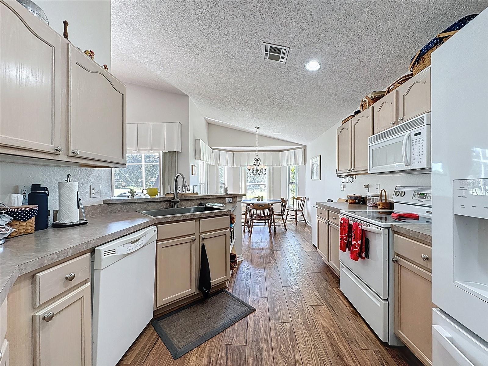 Image 17 of 76 For 2292 Edmonton Court