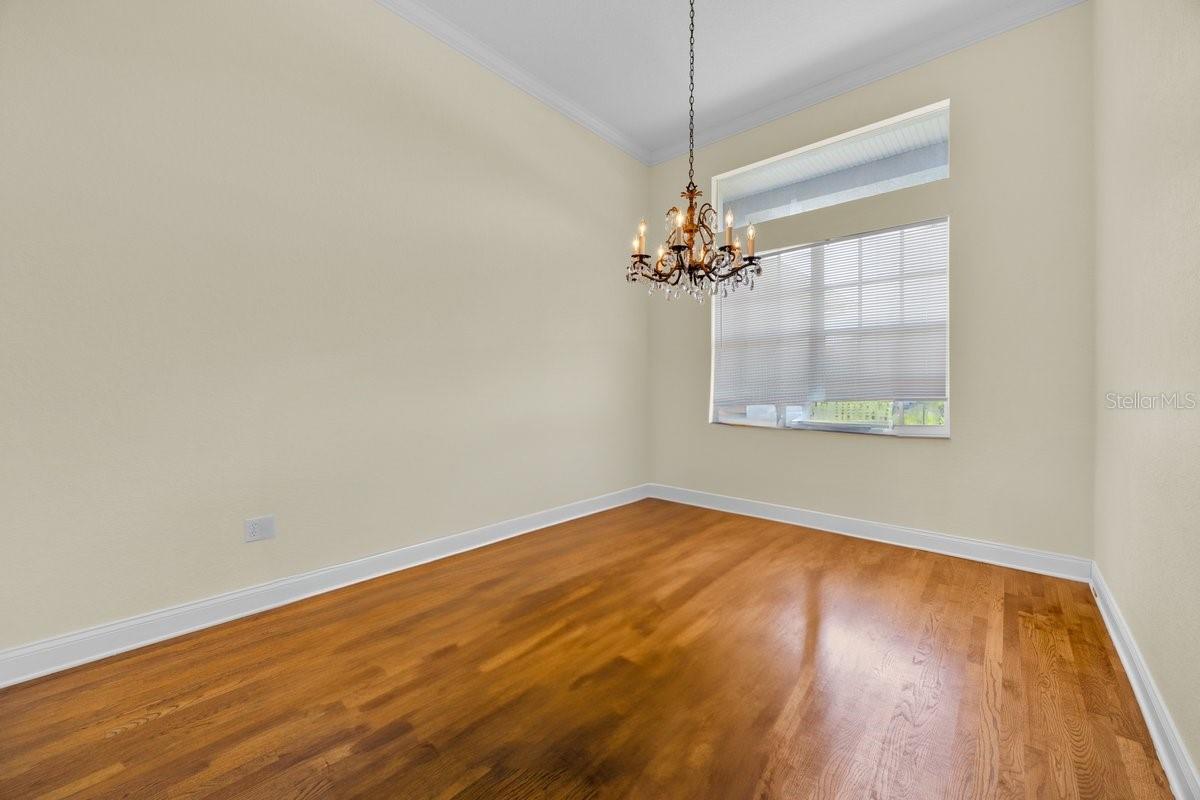 Image 16 of 37 For 832 Ashton Oaks Circle
