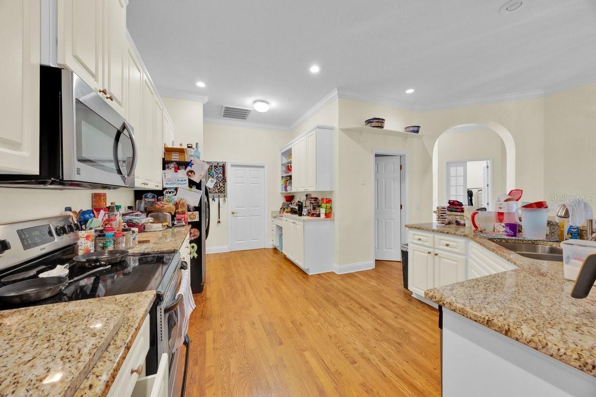 Image 7 of 37 For 832 Ashton Oaks Circle