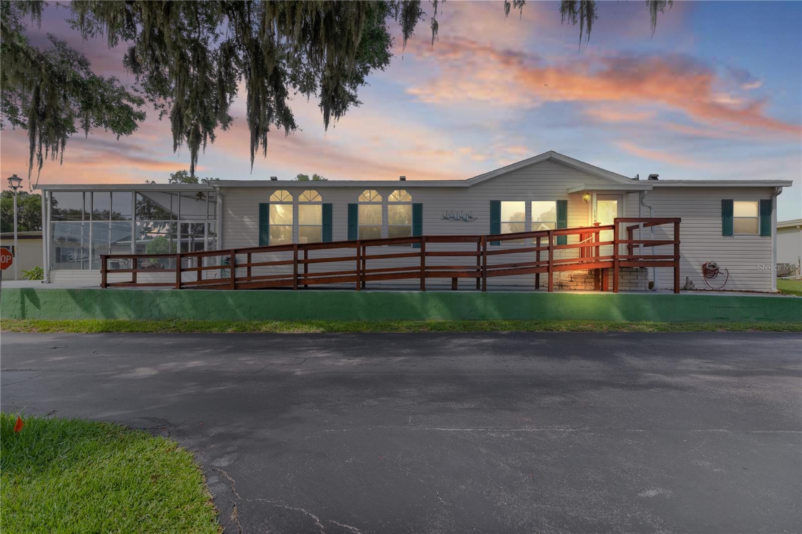 Details for 16 Riverview Drive, FRUITLAND PARK, FL 34731