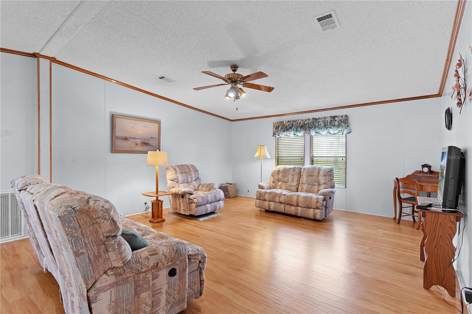 Image 7 of 58 For 16 Riverview Drive
