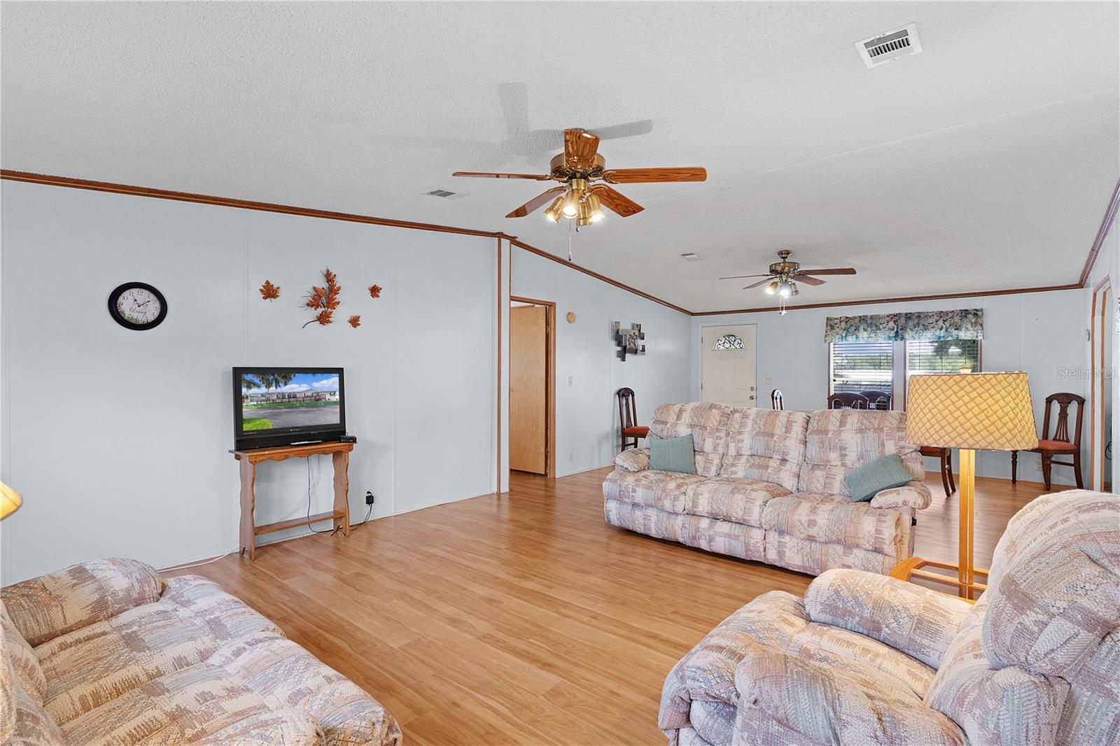 Image 8 of 58 For 16 Riverview Drive
