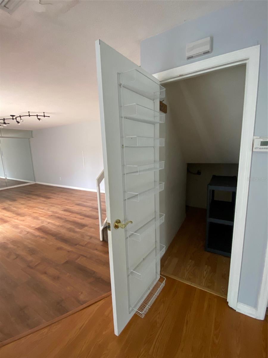 Image 10 of 20 For 2942 Poplar Avenue