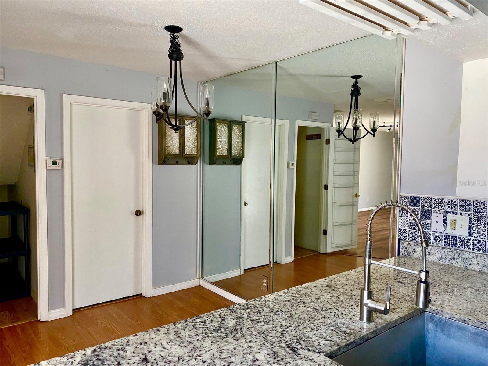 Image 12 of 20 For 2942 Poplar Avenue