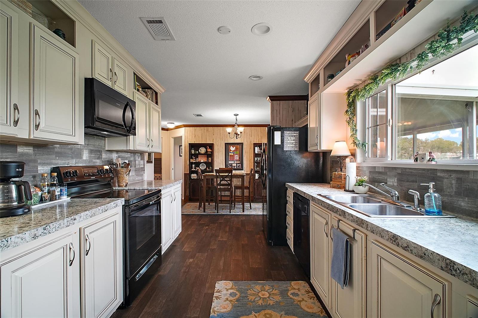 Image 11 of 28 For 2551 Cayman Circle R
