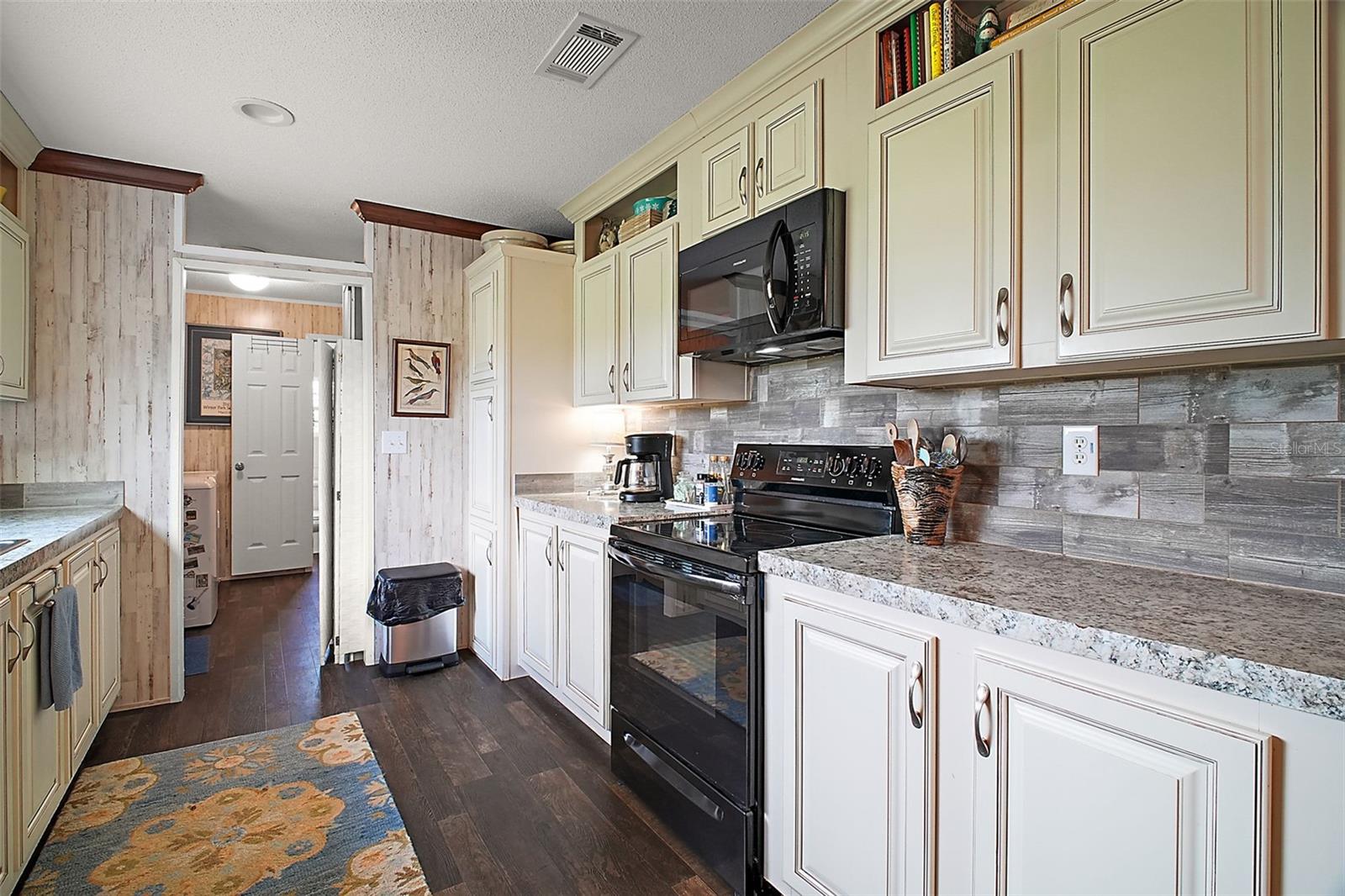 Image 13 of 28 For 2551 Cayman Circle R