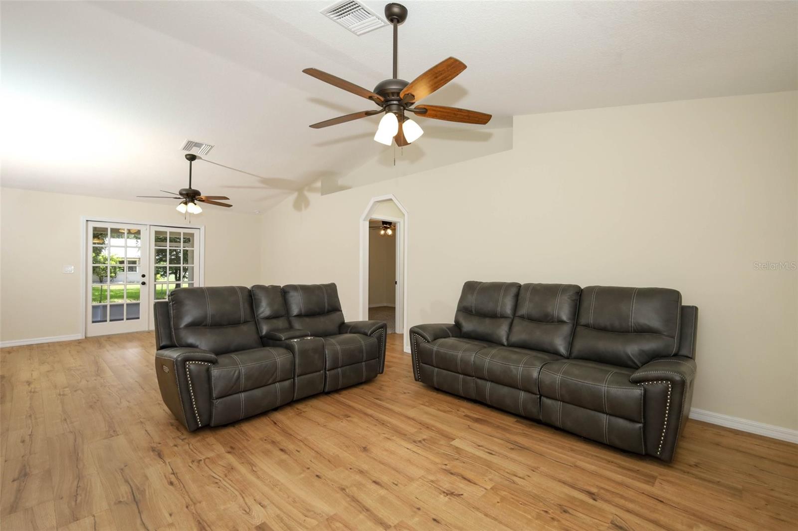 Image 8 of 64 For 1005 Tony Circle