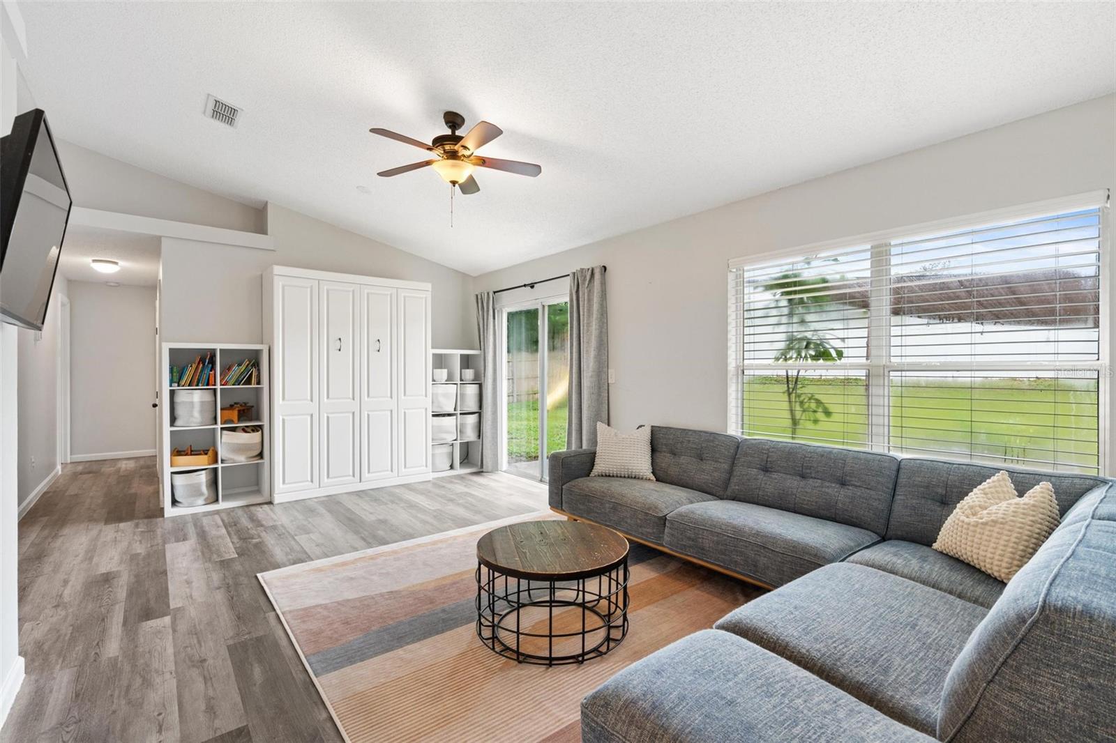 Image 10 of 28 For 12300 Woodglen Circle