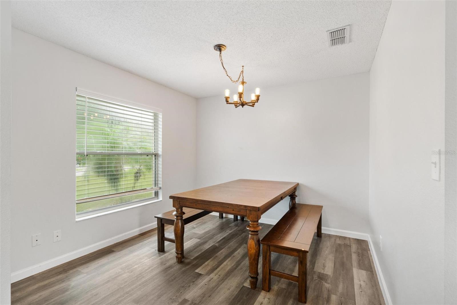 Image 11 of 28 For 12300 Woodglen Circle