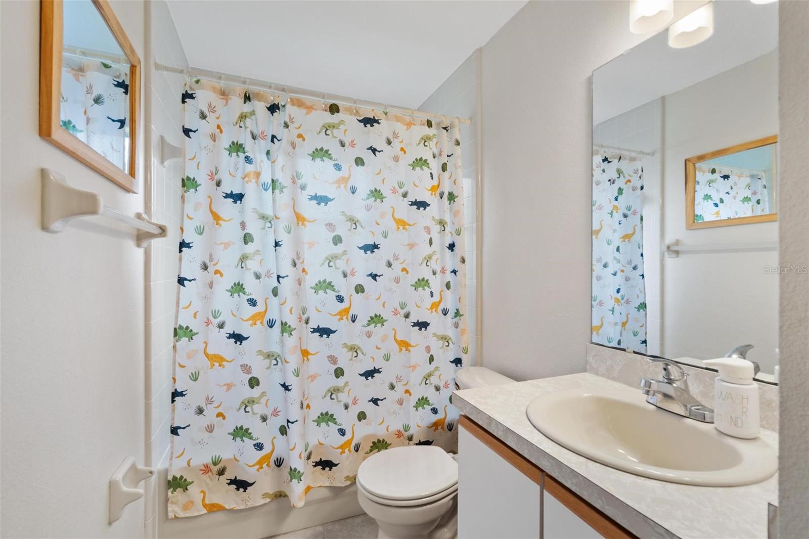 Image 18 of 28 For 12300 Woodglen Circle