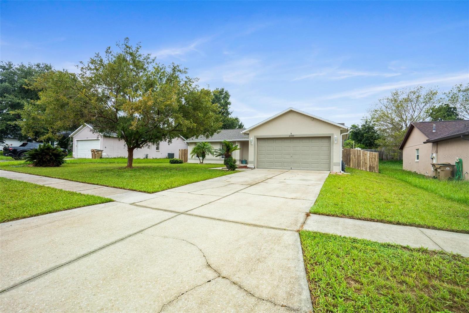 Image 2 of 28 For 12300 Woodglen Circle