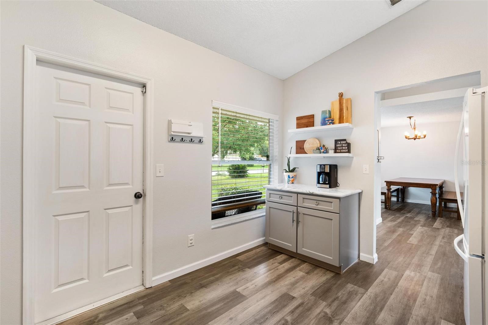 Image 6 of 28 For 12300 Woodglen Circle