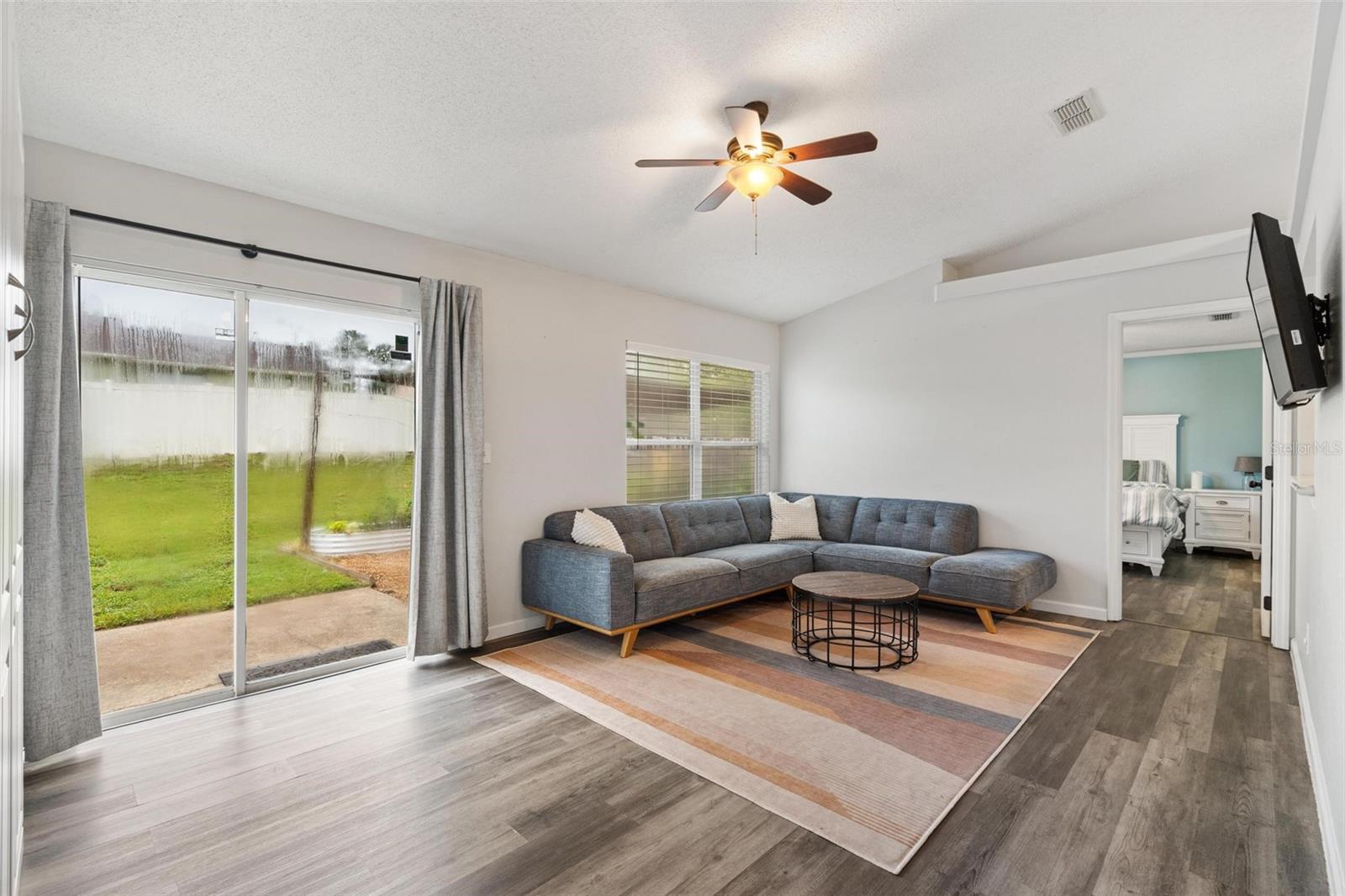 Image 8 of 28 For 12300 Woodglen Circle