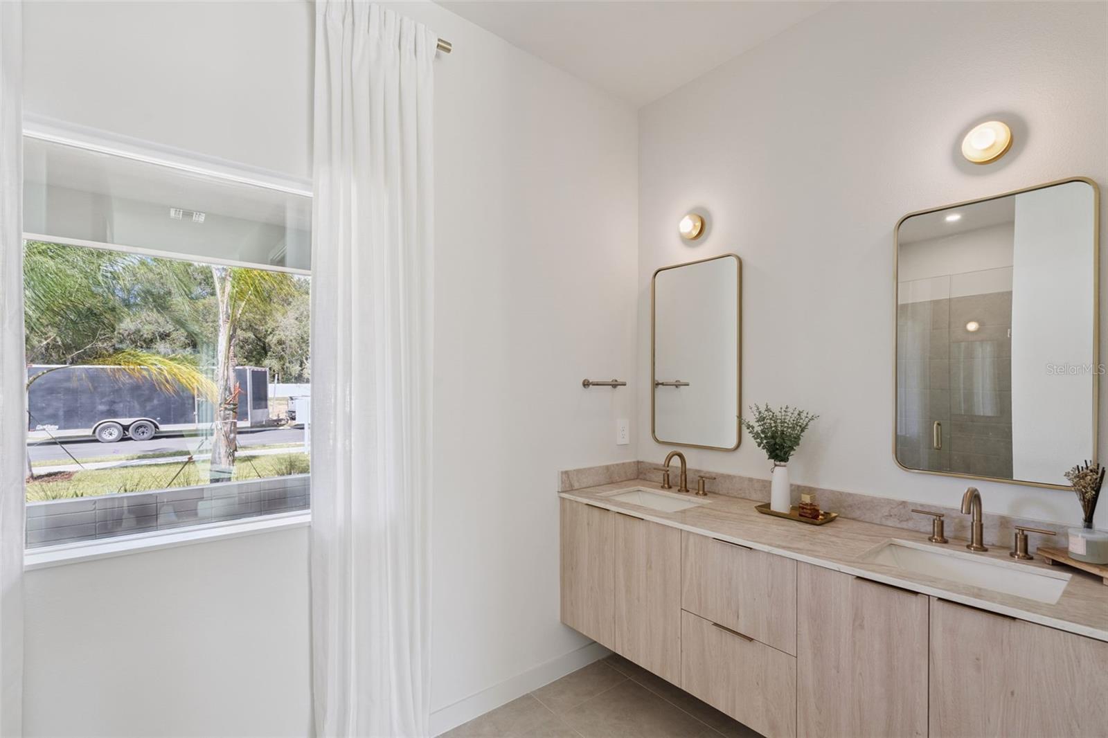 Image 41 of 87 For 427 Skyfield Court