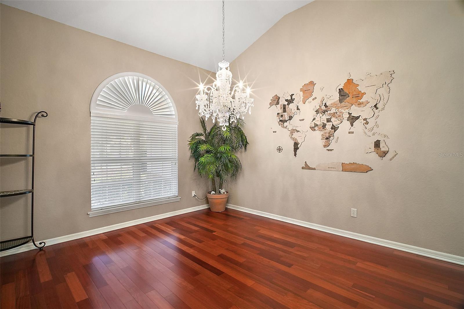 Image 12 of 48 For 1720 Edgewater Drive