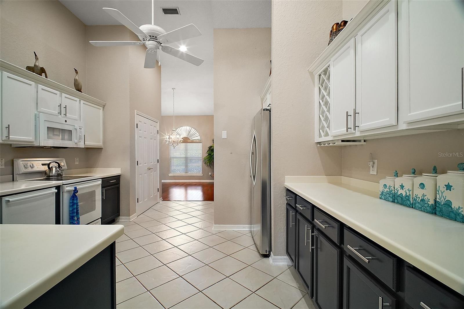 Image 14 of 48 For 1720 Edgewater Drive