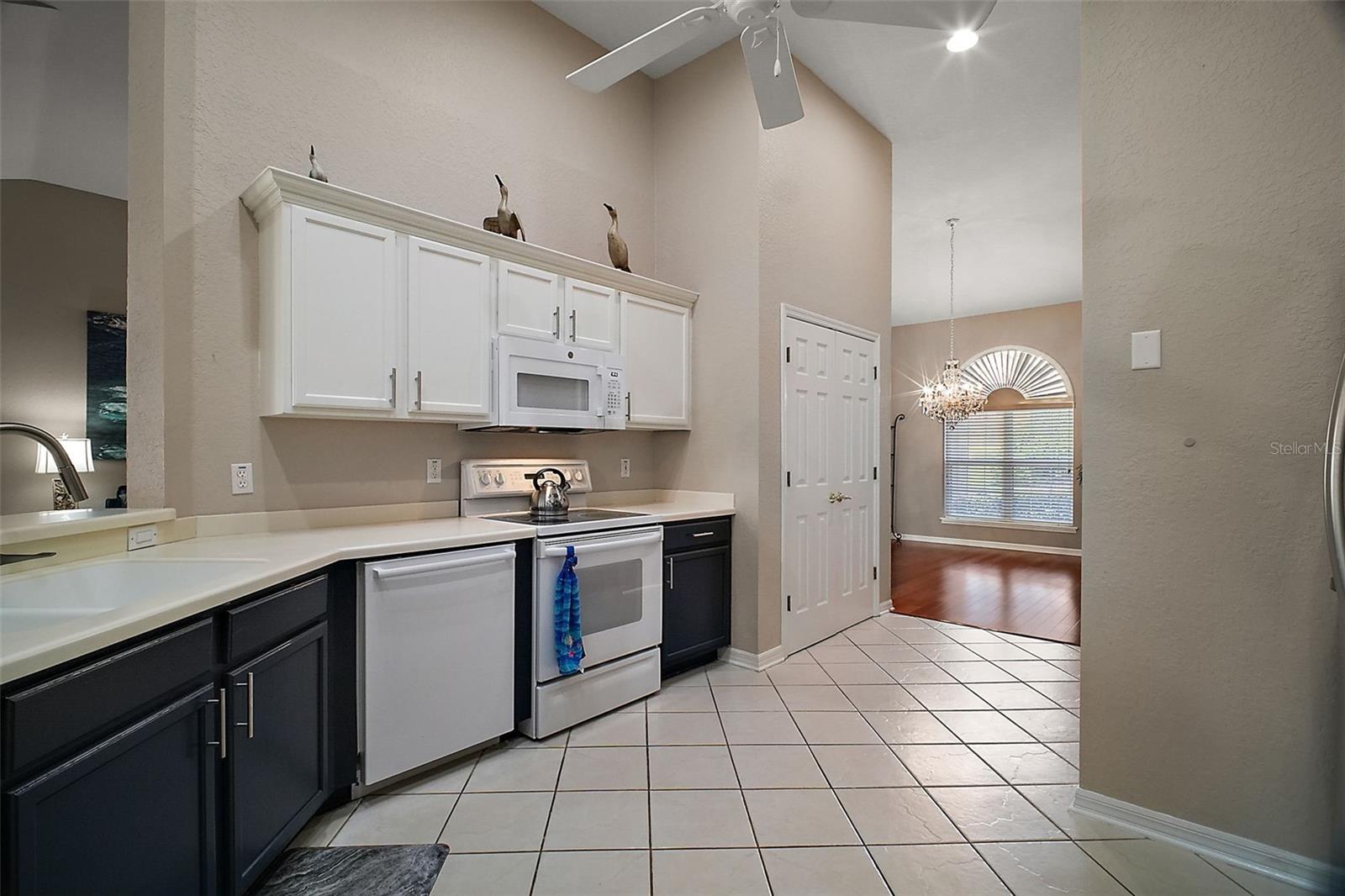 Image 15 of 48 For 1720 Edgewater Drive