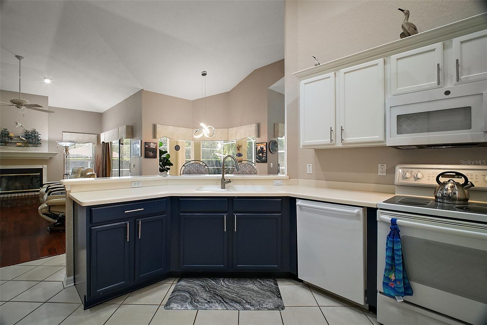 Image 17 of 48 For 1720 Edgewater Drive