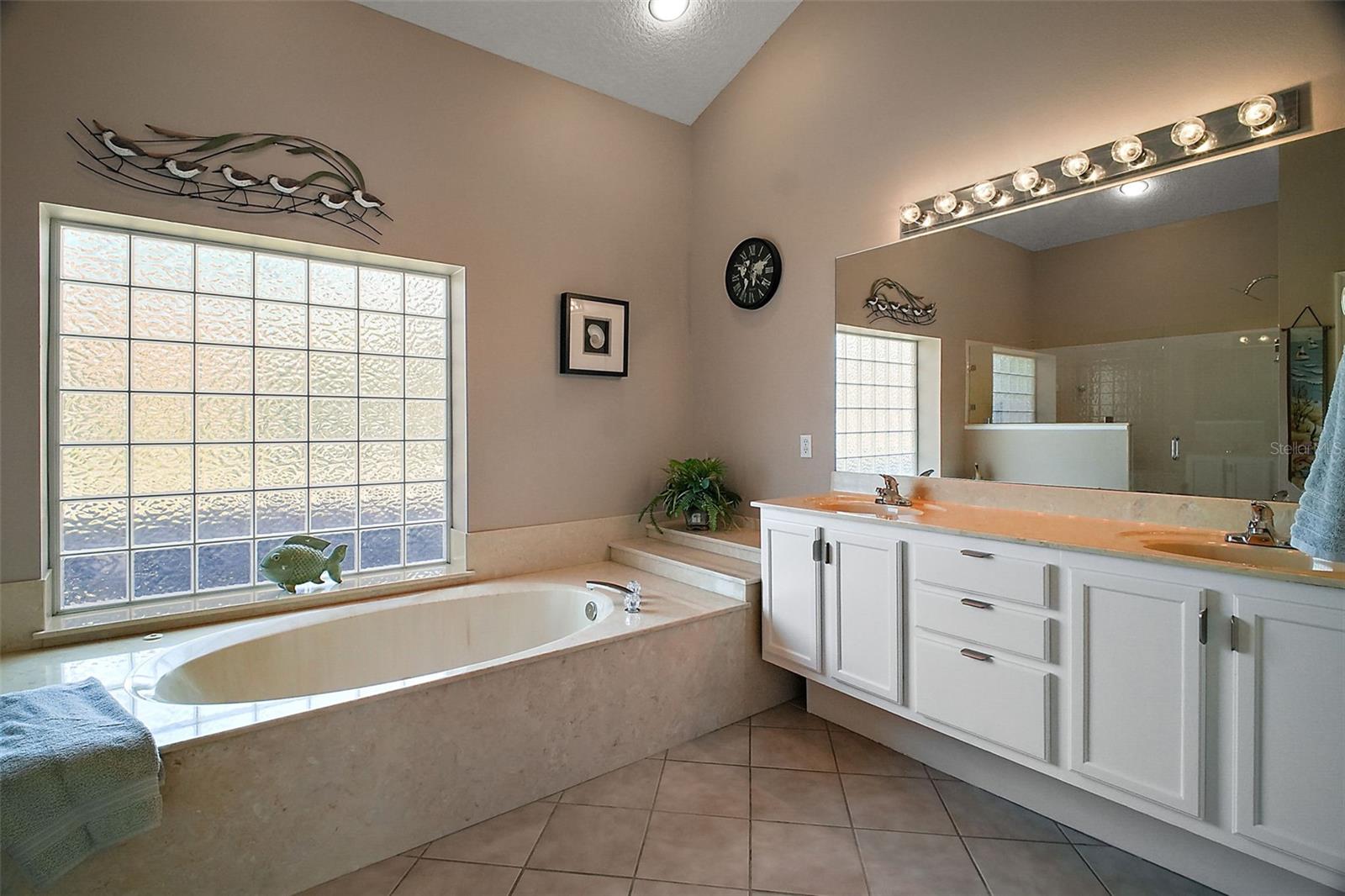 Image 24 of 48 For 1720 Edgewater Drive